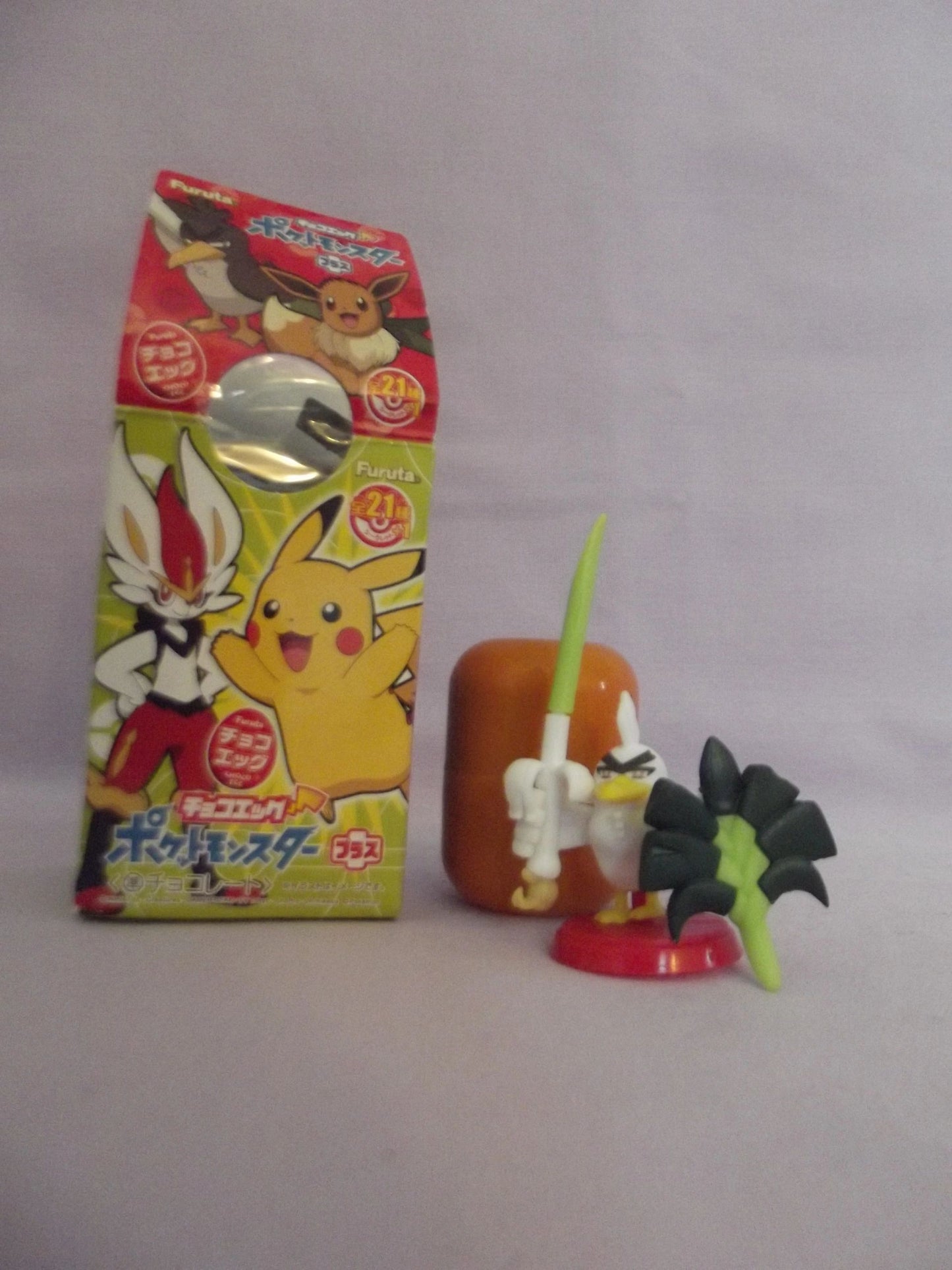 Pokemon Sirefetch'd Choco Egg Figure