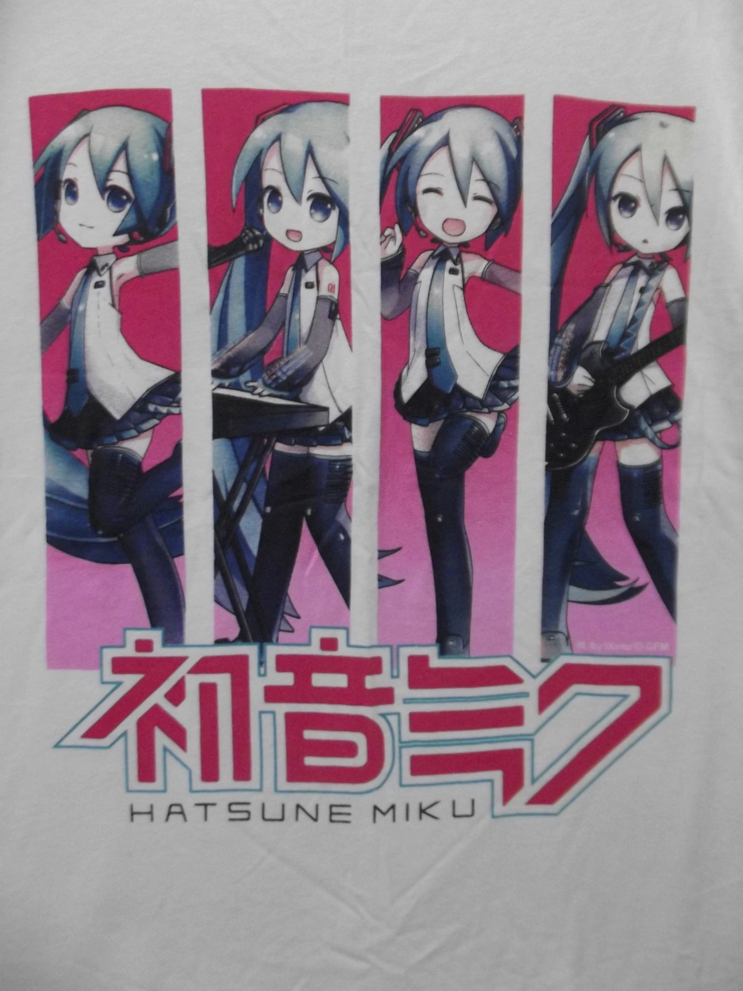 Hatsune Miku T-Shirt Size Large